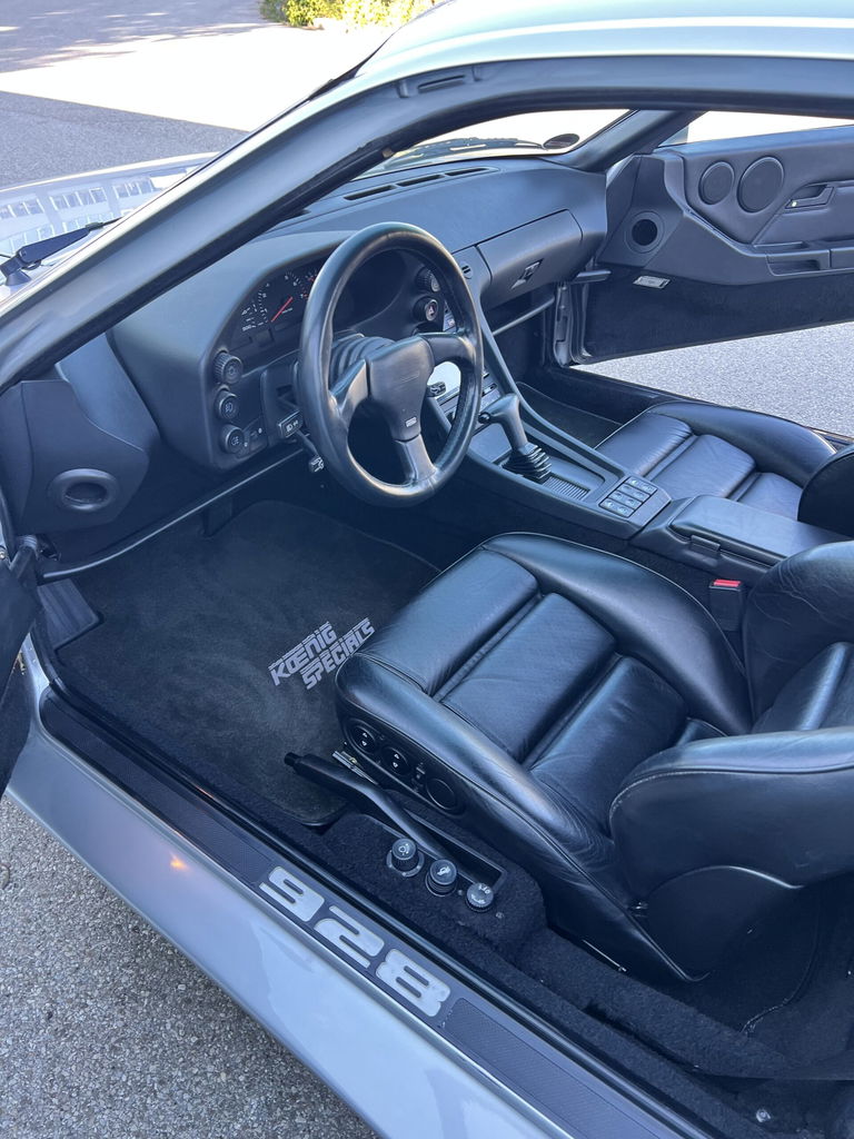 Porsche 928 S4