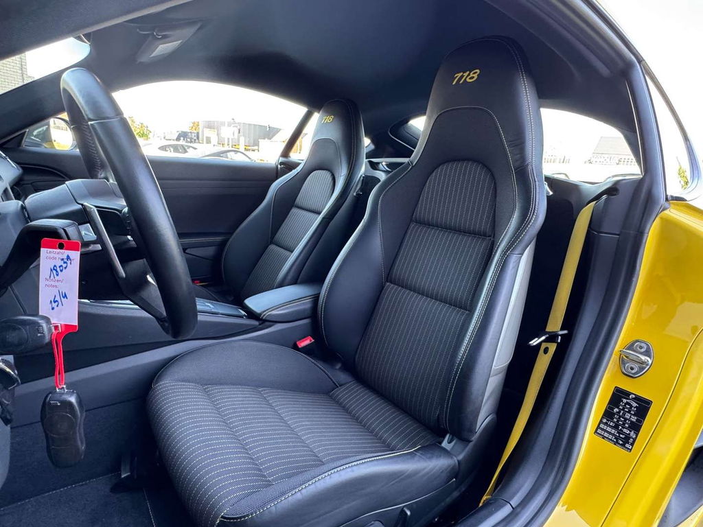 Porsche 718 Cayman T