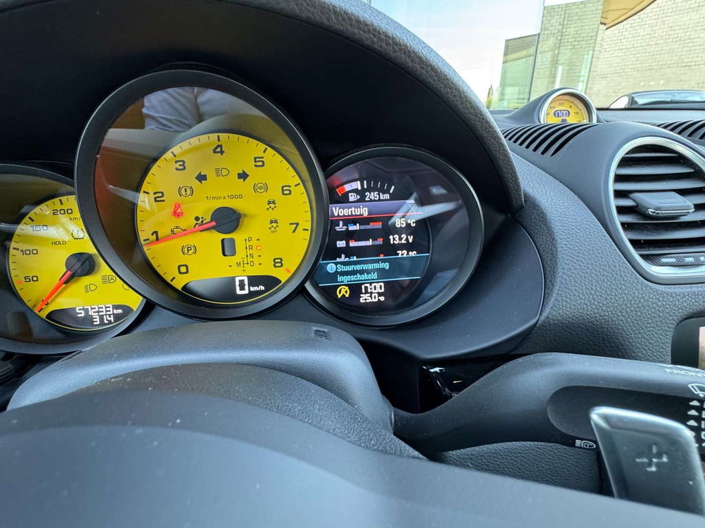 Porsche 718 Cayman T