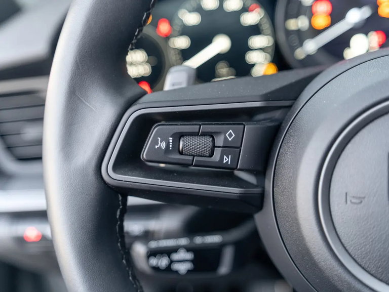 Porsche 992 Carrera