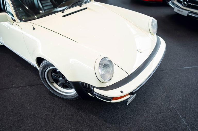 Porsche 911 Turbo 3.3