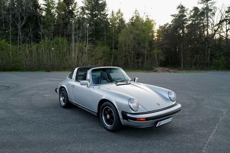 Porsche 911 “25 Jahre Jubiläumsmodell”