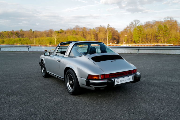 Porsche 911 „25 Jahre Jubiläumsmodell“