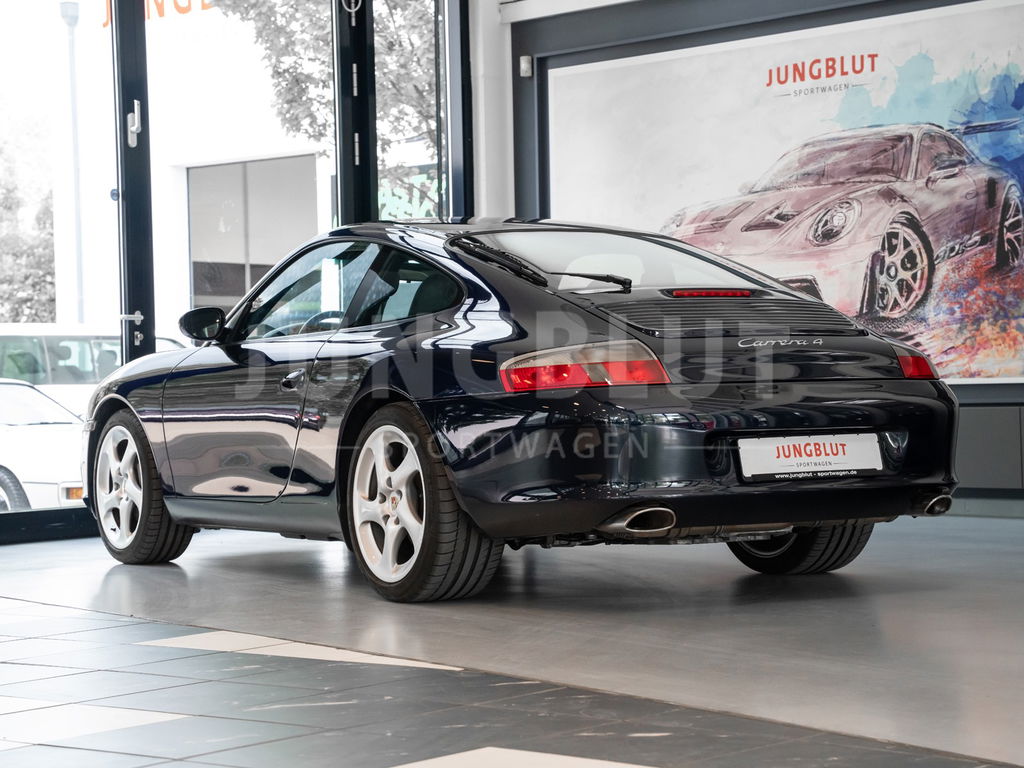 Porsche 996 Carrera 4