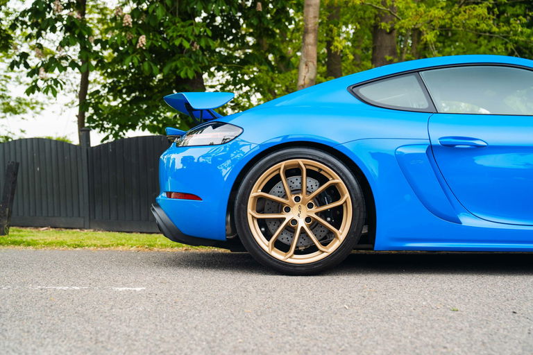 Porsche 718 Cayman GT4