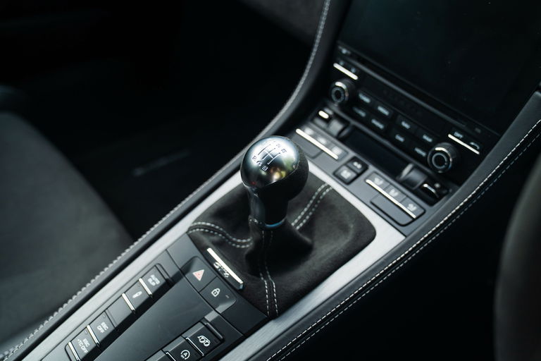 Porsche 718 Cayman GT4