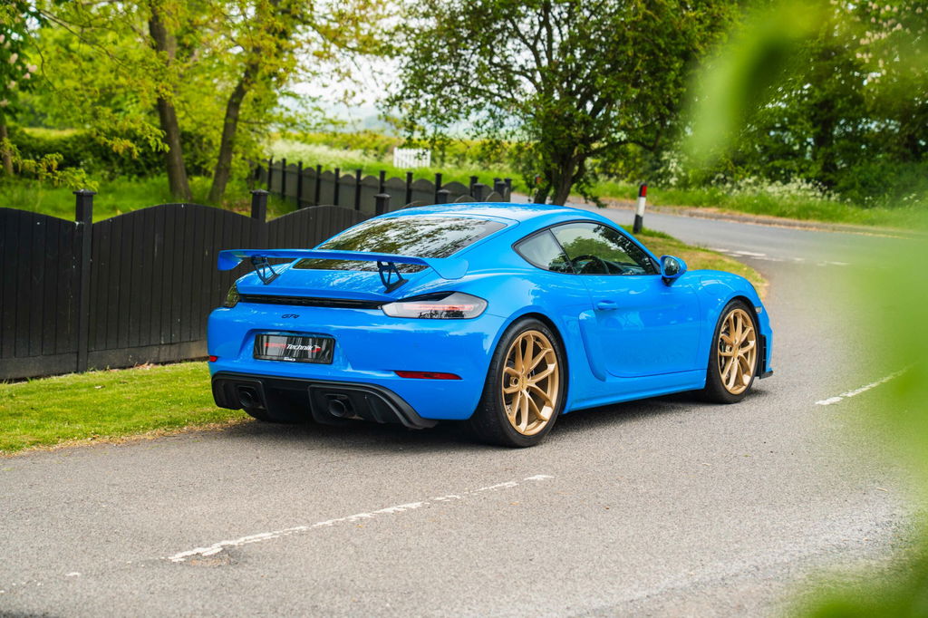 Porsche 718 Cayman GT4