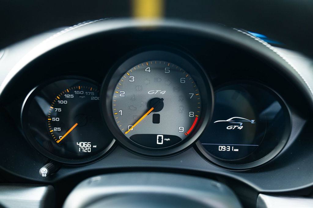 Porsche 718 Cayman GT4