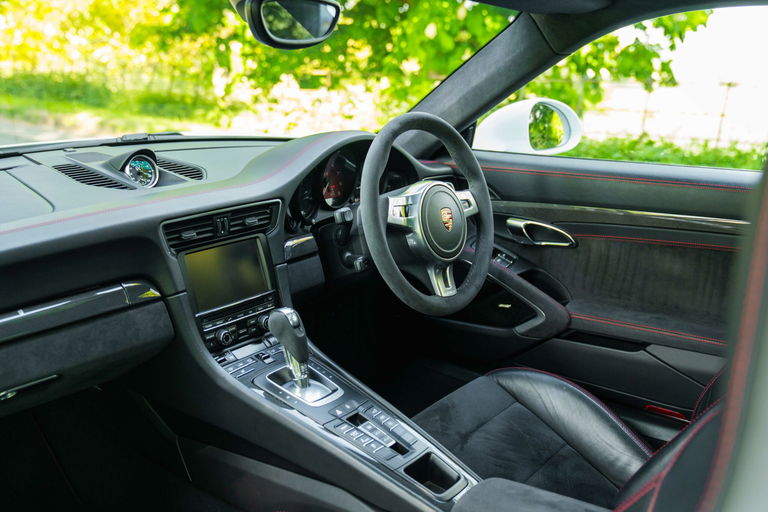 Porsche 991 Carrera GTS