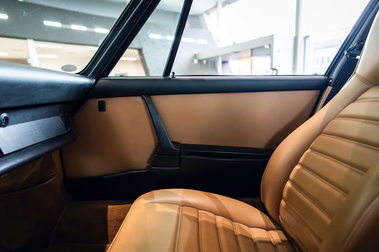 Porsche 911 Carrera (US)