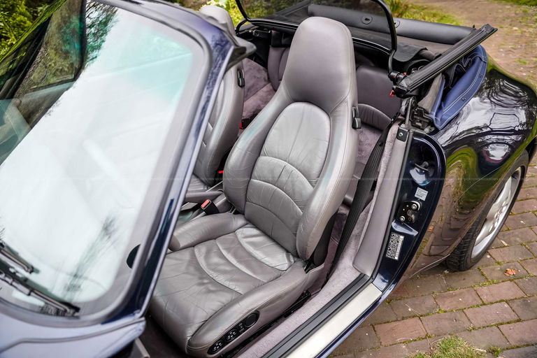 Porsche 993 Carrera 4