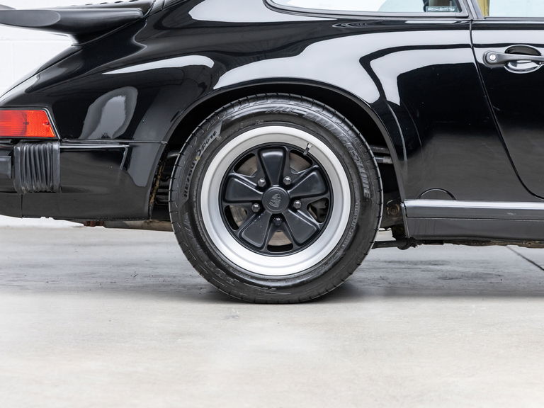 Porsche 911 Carrera 3.2 (US)