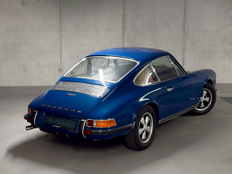 Porsche 911 E