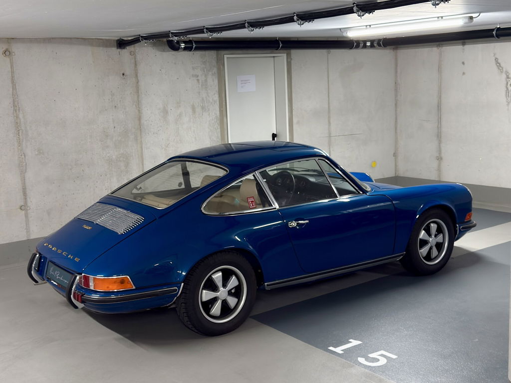 Porsche 911 E