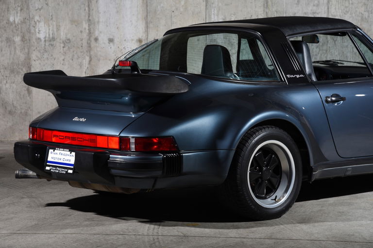 Porsche 911 Turbo 3.3 (US)