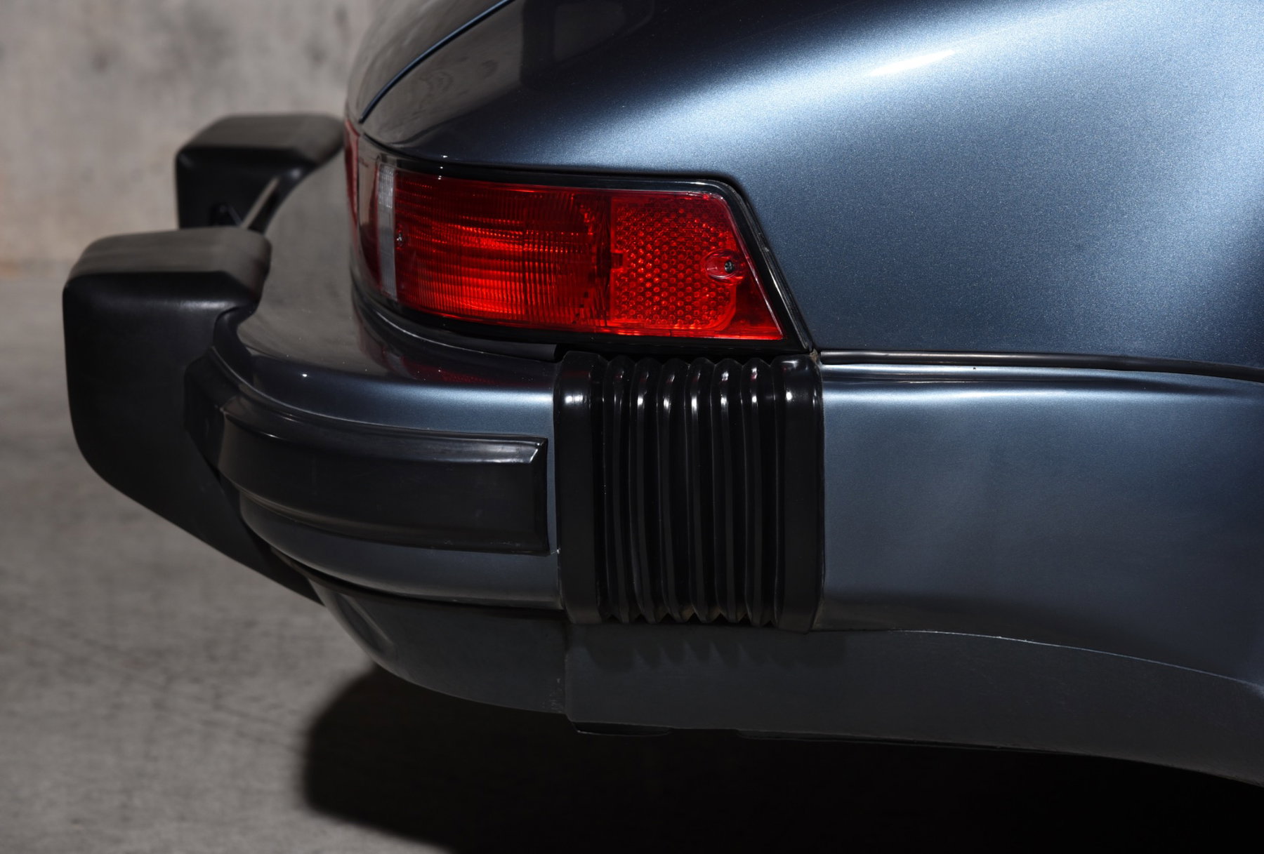 Porsche 911 Turbo 3.3 (US) 1987 - elferspot.com - Marketplace for