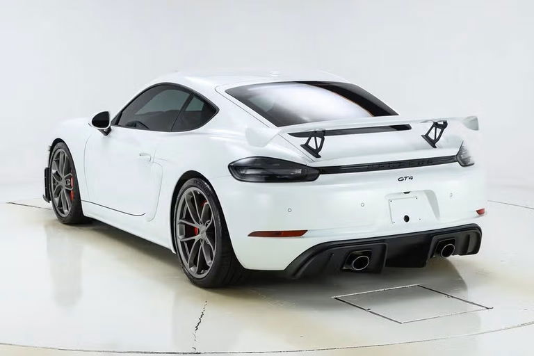 Porsche 718 Cayman GT4