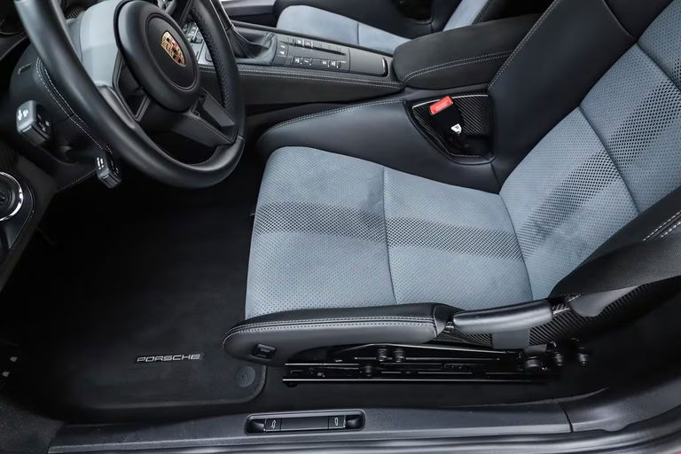 Porsche 718 Cayman GT4 RS