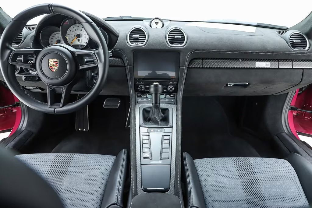 Porsche 718 Cayman GT4 RS