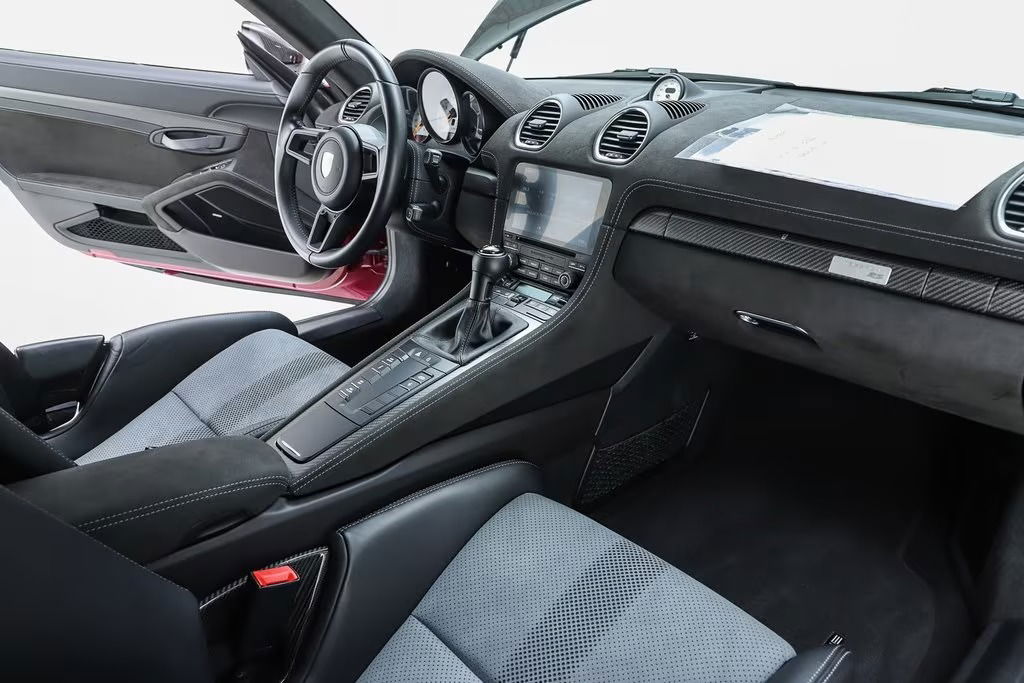 Porsche 718 Cayman GT4 RS