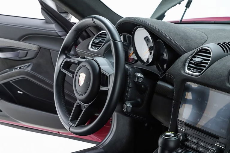 Porsche 718 Cayman GT4 RS