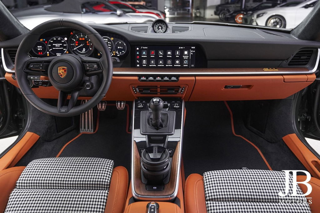 Porsche 992 Sport Classic