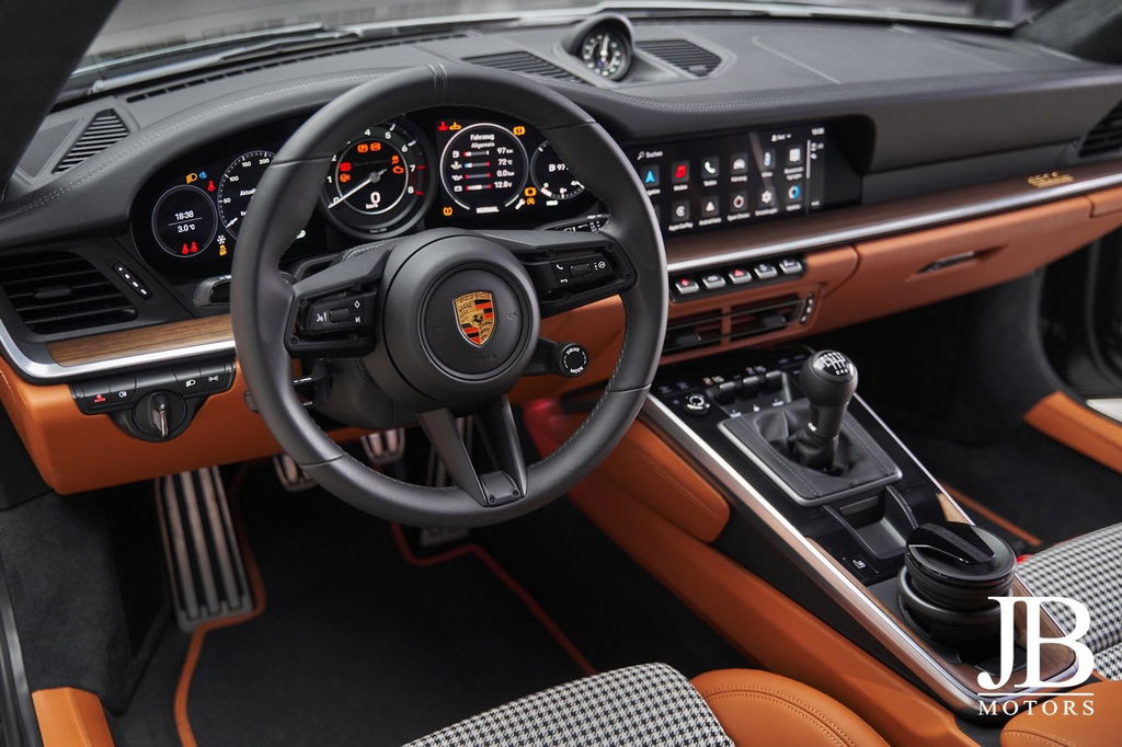 Porsche 992 Sport Classic
