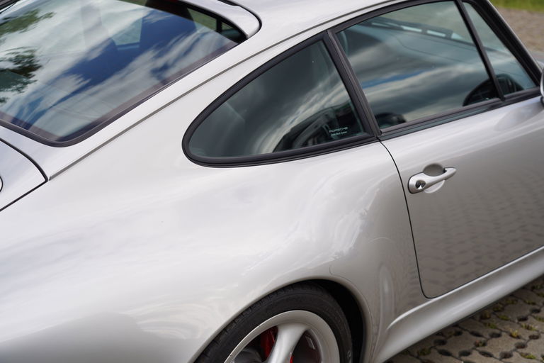 Porsche 993 Carrera 4S