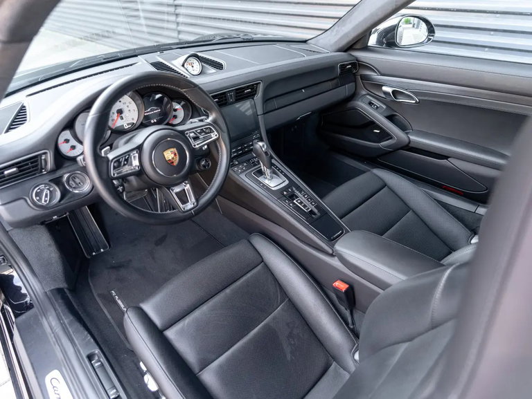 Porsche 991.2 Carrera 4 GTS