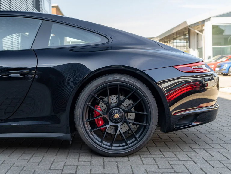 Porsche 991.2 Carrera 4 GTS