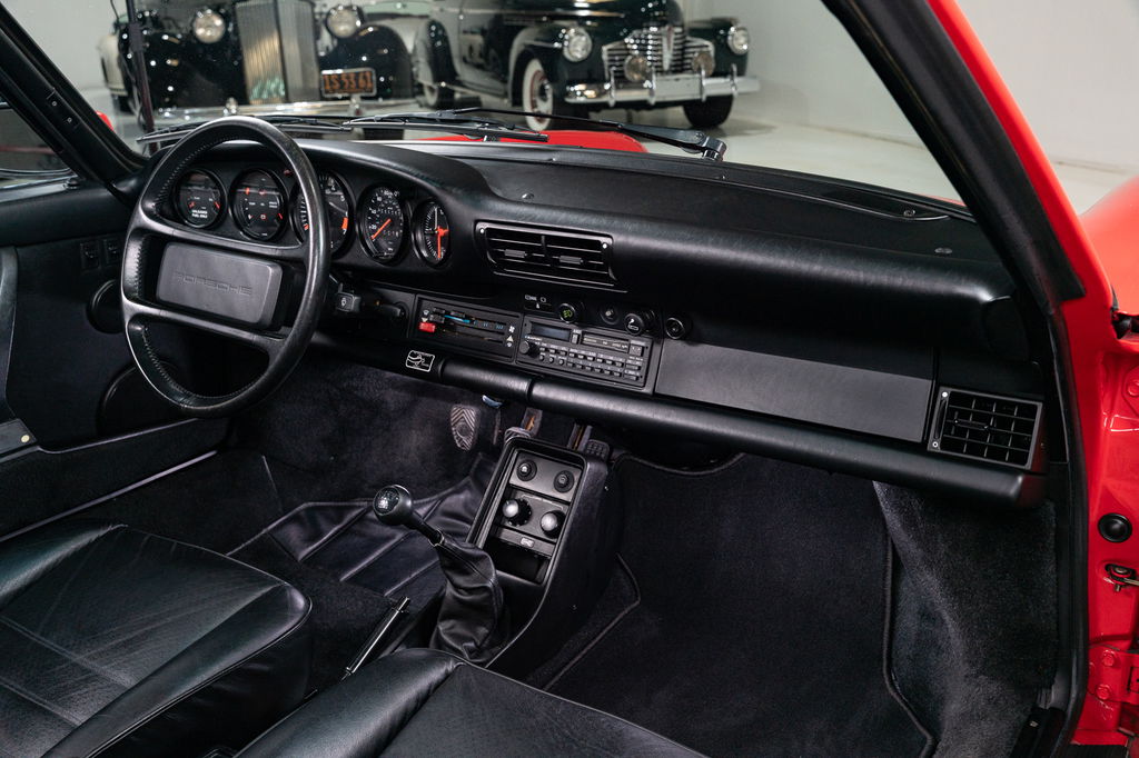 Porsche 911 Carrera 3.2 (US)