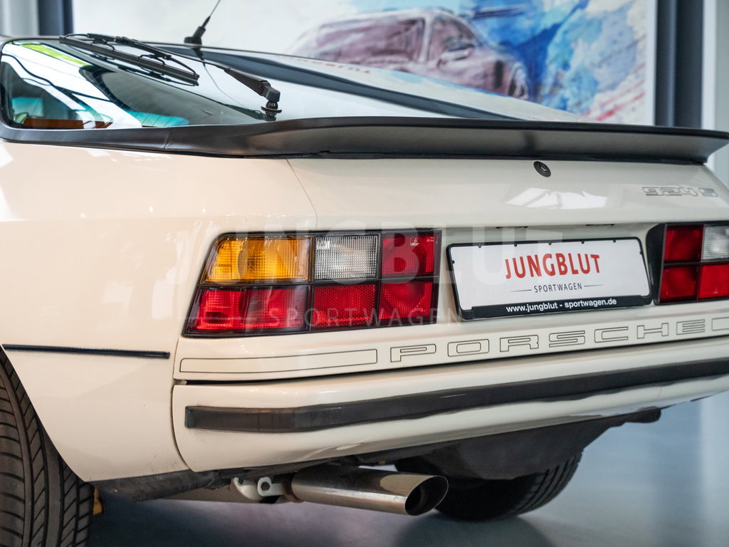 Porsche 924 S
