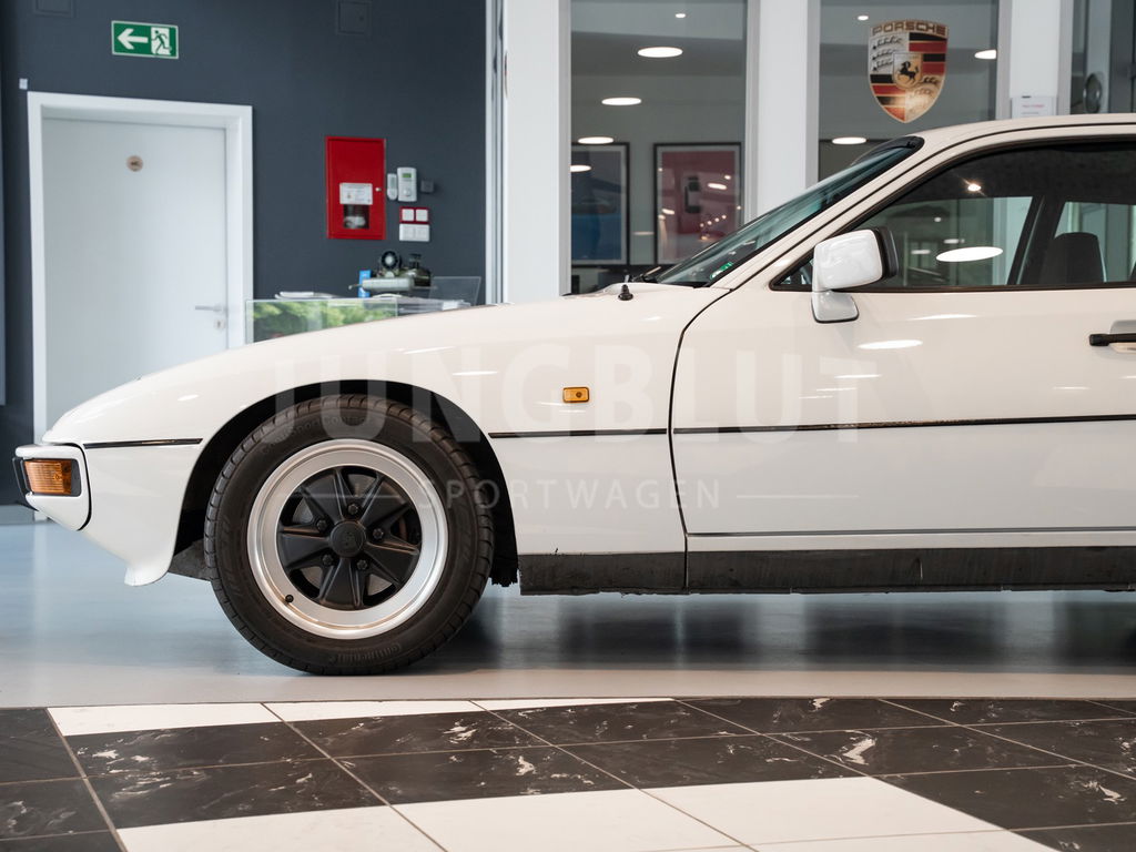 Porsche 924 S