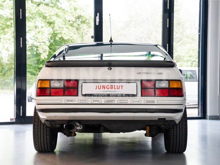 Porsche 924 S
