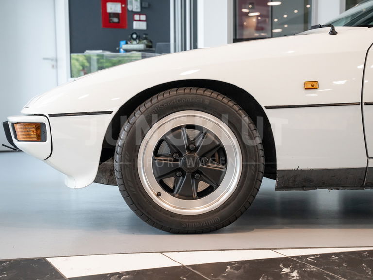 Porsche 924 S