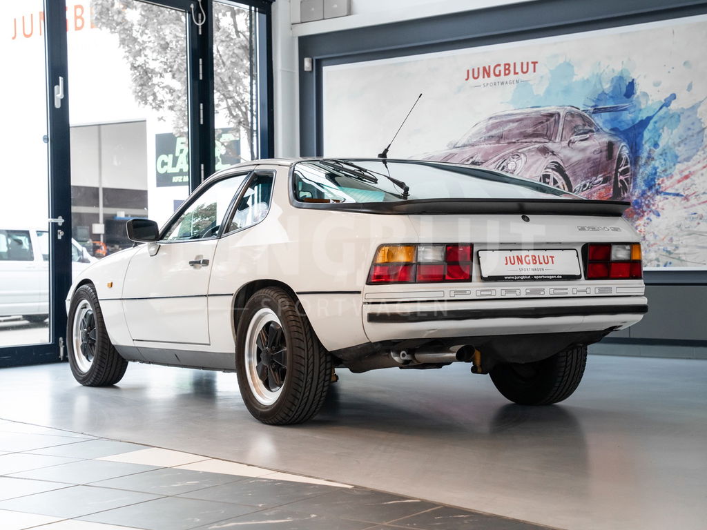 Porsche 924 S