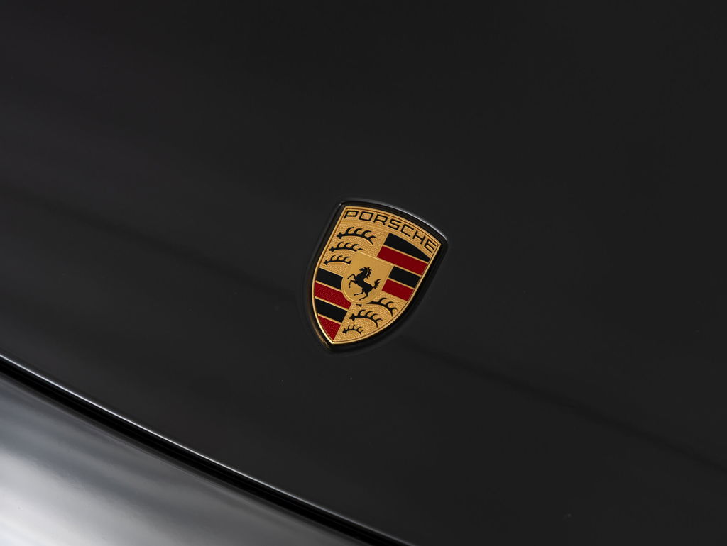 Porsche 992 Carrera 4 GTS