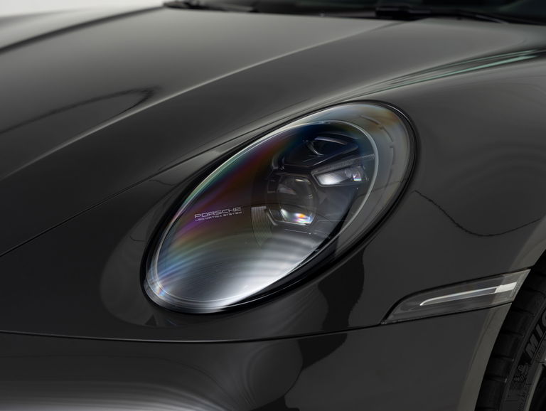 Porsche 992 Carrera 4 GTS