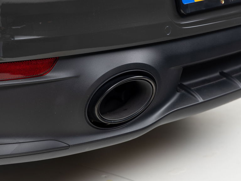 Porsche 992 Carrera 4 GTS