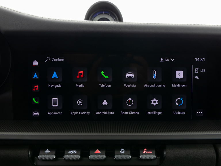 Porsche 992 Carrera 4 GTS