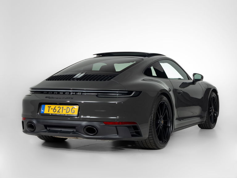 Porsche 992 Carrera 4 GTS