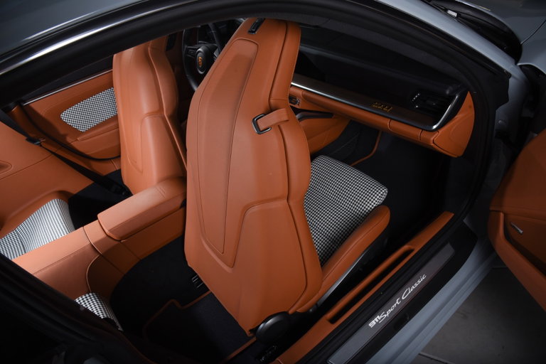 Porsche 992 Sport Classic