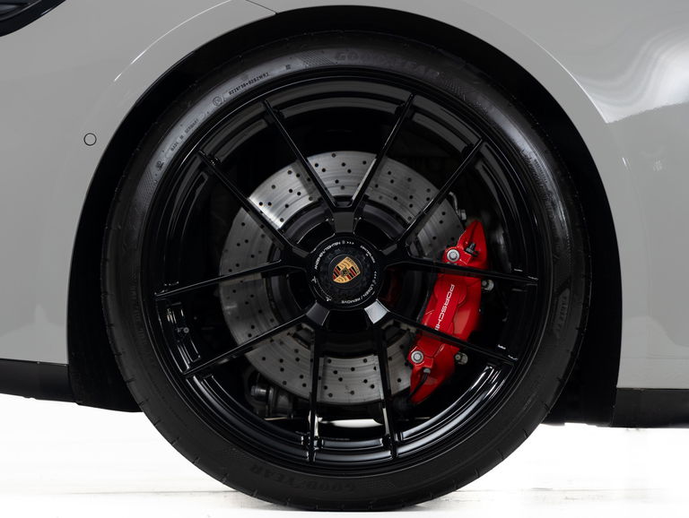 Porsche 992.2 Carrera 4 GTS