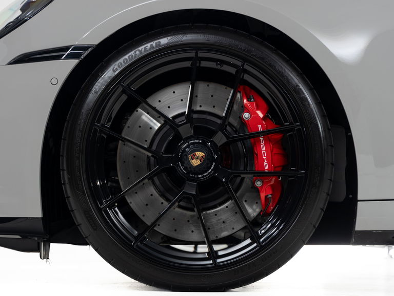 Porsche 992.2 Carrera 4 GTS