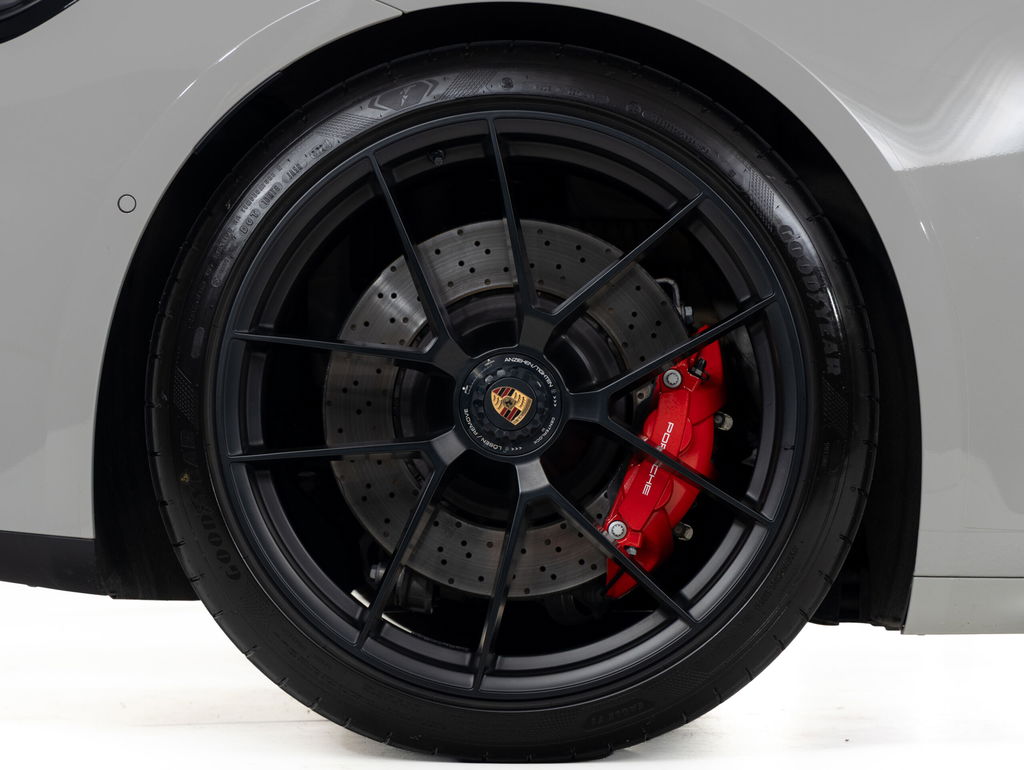 Porsche 992.2 Carrera 4 GTS