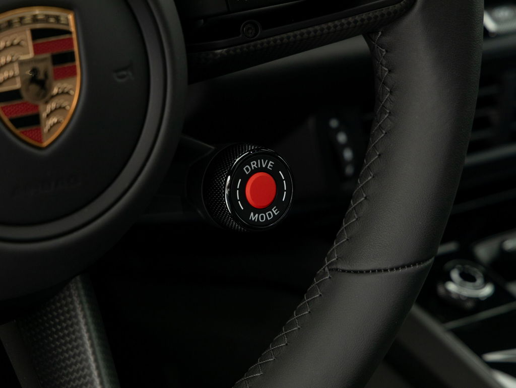 Porsche 992.2 Carrera 4 GTS