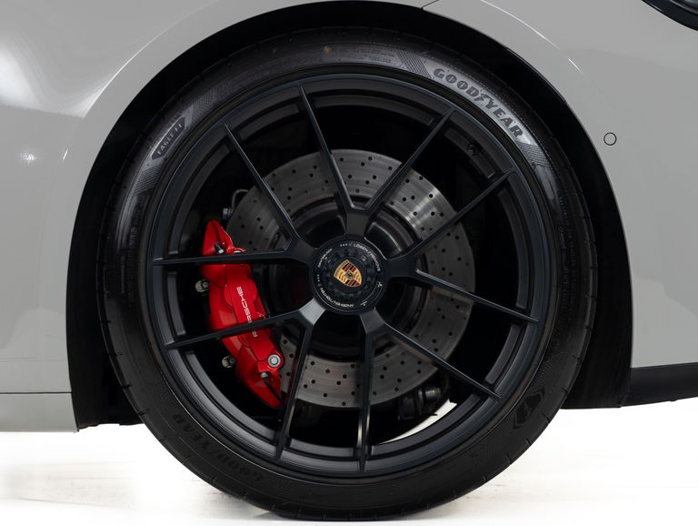 Porsche 992.2 Carrera 4 GTS