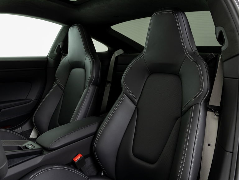 Porsche 992.2 Carrera 4 GTS