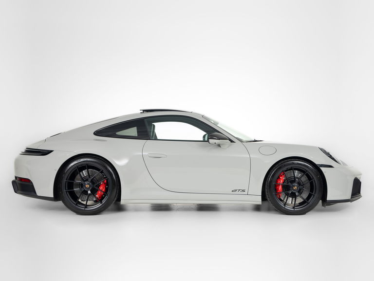 Porsche 992.2 Carrera 4 GTS