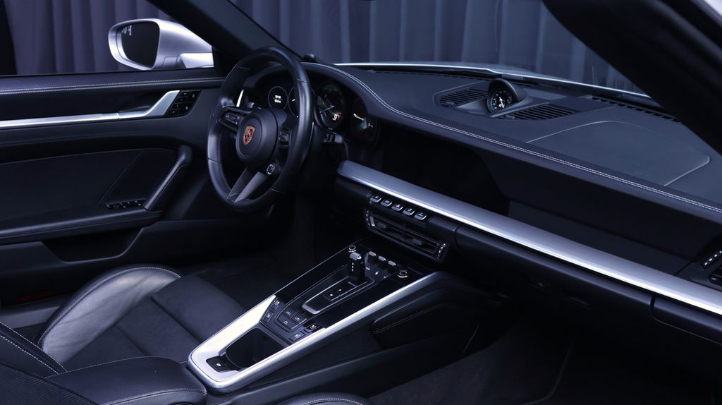 Porsche 992 Carrera 4S